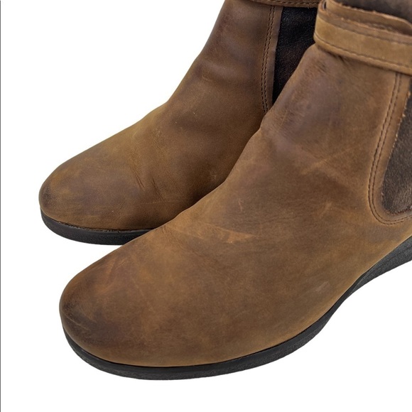 UGG Australia EMALIE Stout Waterproof Leather Ankle Boots - Picture 12 of 15